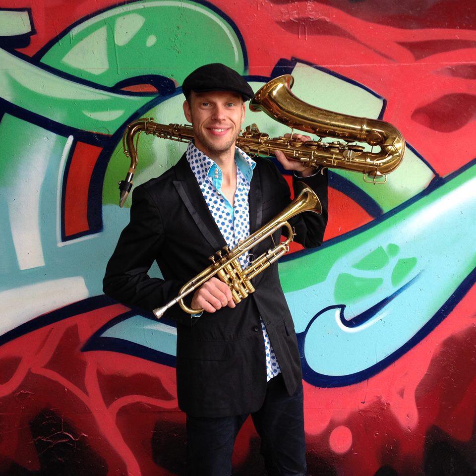 LivingLochem's tweet photo. "Trumpet Man" Folkert–Hans moet je een keer gezien hebben! Dit wordt echt een feestje tijdens Living Lochem! #lochem http://t.co/XHRSM4H5DB