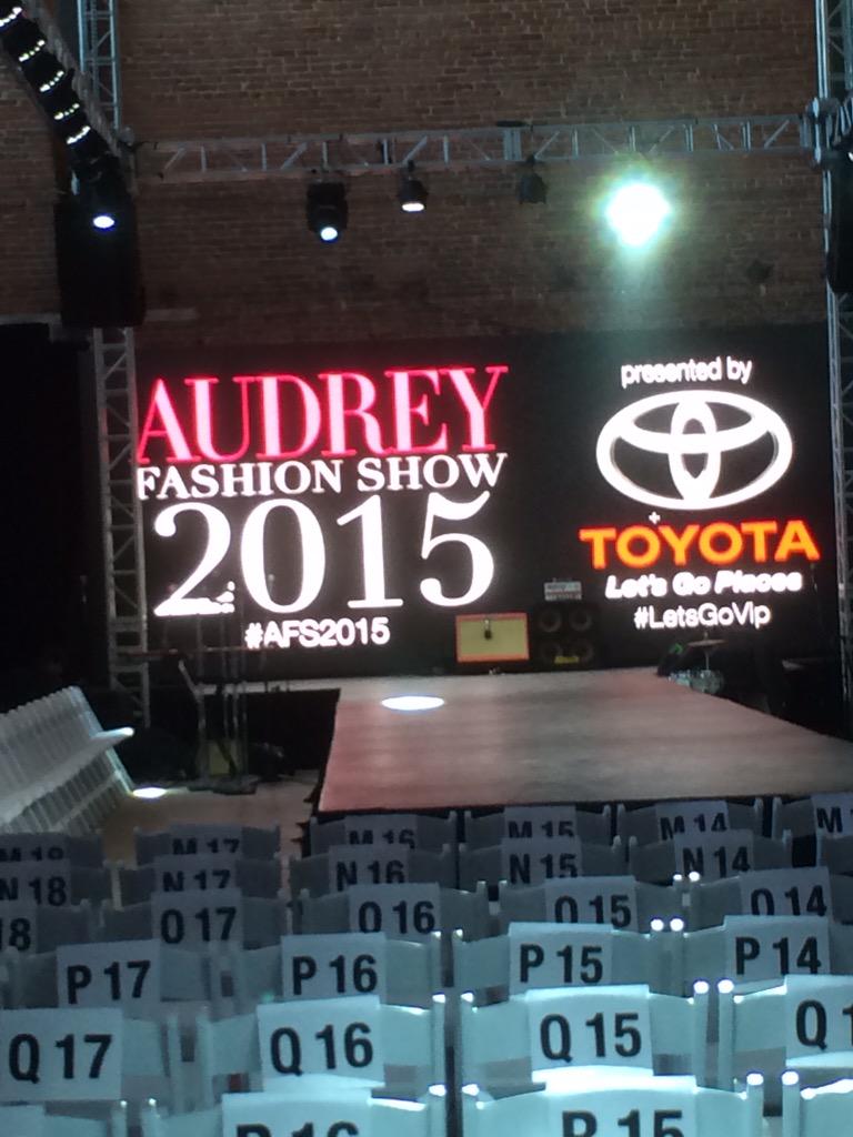 Character_Media's tweet photo. The Audrey 2015 Fashion Show will be starting soon. Ah! #afs2015 #LetsGoVip http://t.co/l23osNr9Ya
