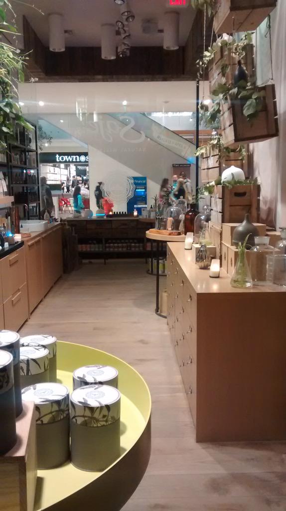 SajeWellness's tweet image. More @earthhour love from our @Official_WEM team 💚 #EarthHour #EarthHour2015