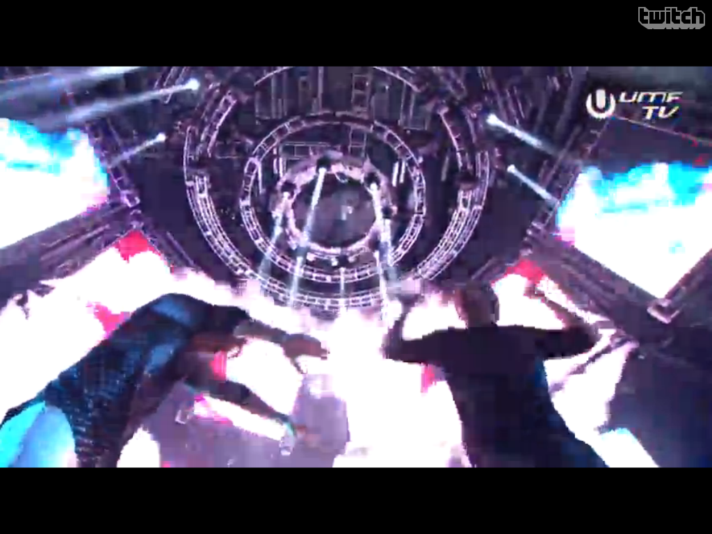 SIngrossoCol's tweet photo. TAKE MY HAND AND RELOAD

INGROSSO SOBRE EL ESCENARIO
#ULTRALIVE http://t.co/1rhiHxjVpe