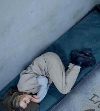 OITNB_Page's tweet photo. Waiting for OITNB to come back like: http://t.co/zKQnctck8t