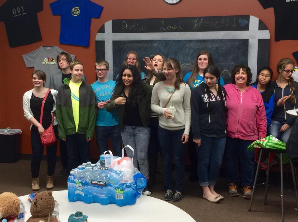 Jason371Perry's tweet photo. Great time serving with Open Door Teens tonight at "Trade Up" http://t.co/XfHNuRfZ7d