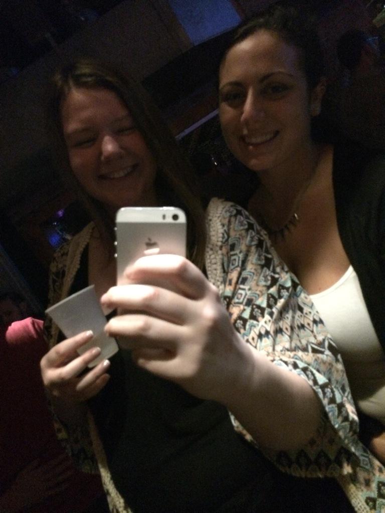 “@kaylacarpenterr: Me and alissa love mirror pics @ the bar @alissaxmangini ” yasss 👋💖 #Bostonadventures