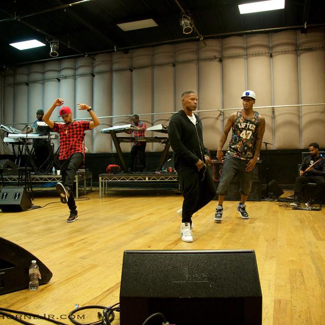 AlonzoBereal's tweet photo. #HereWeGo @iamjamiefoxx #ALONZO @MarquesAnthony @charliebereal #INSTAGRAMTHAT #iHeartRadioMusicAwards2015 #Rehearsal http://t.co/YQQY99eO4f