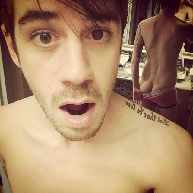 ToddJSaporito's tweet photo. #Instagram #Post2Twitter '@ToddJSaporito, #itsToddS, Real men wear pink... Underwear. Haha by #sam_miller #ToddJSap… http://t.co/Gtlk4nr0dT