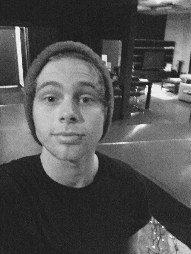 imsostraiight's tweet image. Rt yeah? Sorry if this is annoying but fuck it.