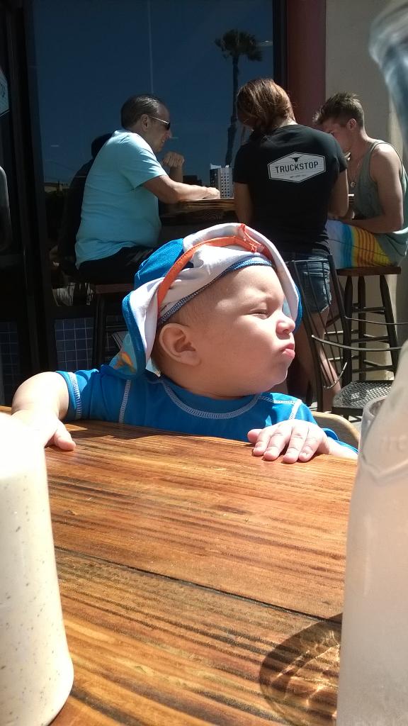 MJAllen12's tweet photo. Jayden enjoying the sun at lunch! http://t.co/FWnzd7XUEP