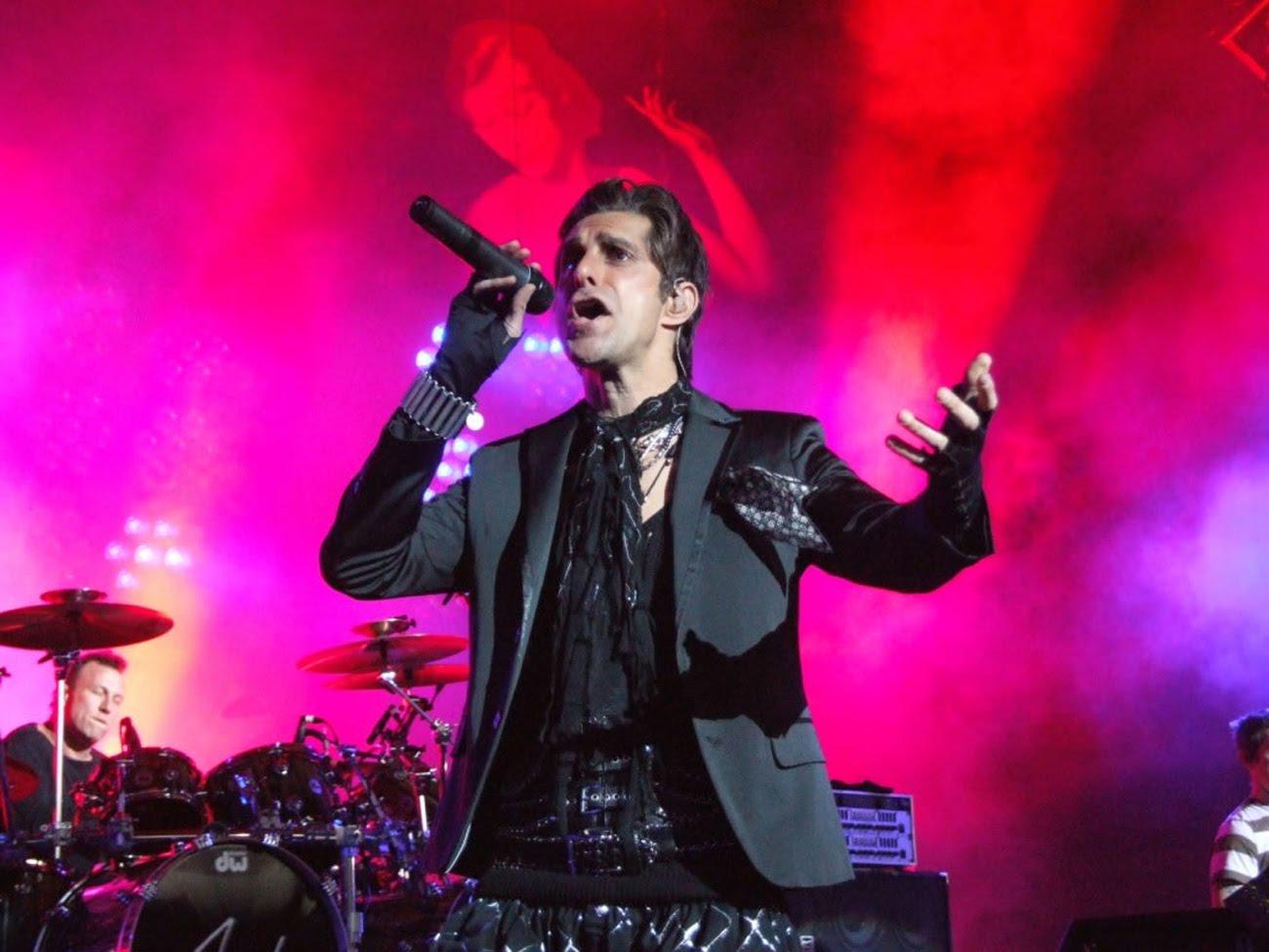 Happy Birthday Perry Farrell (Jane\s Addiction, Lollapalooza)    