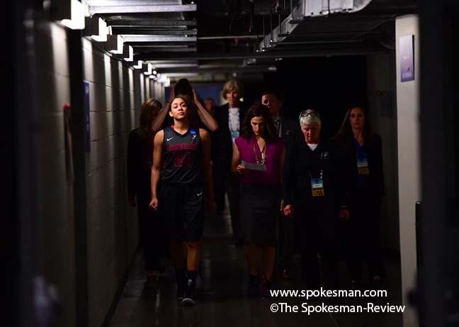 Spokesman_Photo's tweet photo. .@tylertjomsland photo gallery: #GU women fall to #Tennessee #zagwbb http://t.co/NkdBIRt3lL http://t.co/kbiYQwiseC