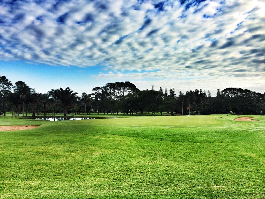 TaylorMadeSA's tweet photo. It's a beautiful morning here at #MountEdgecombeCC with our #TaylorMadeGolfVan set up in full force. http://t.co/HLz642FcA2