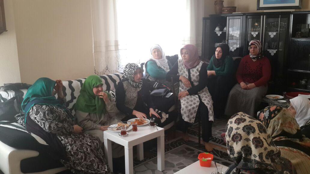 AKKadinSisli's tweet photo. Gulbahar mahallemiz ev sohbettimiz @AKkadinmedya @TuranSeckin @Akkadinistanbul @mimzeynepmeric http://t.co/YIV2ZrHnZB