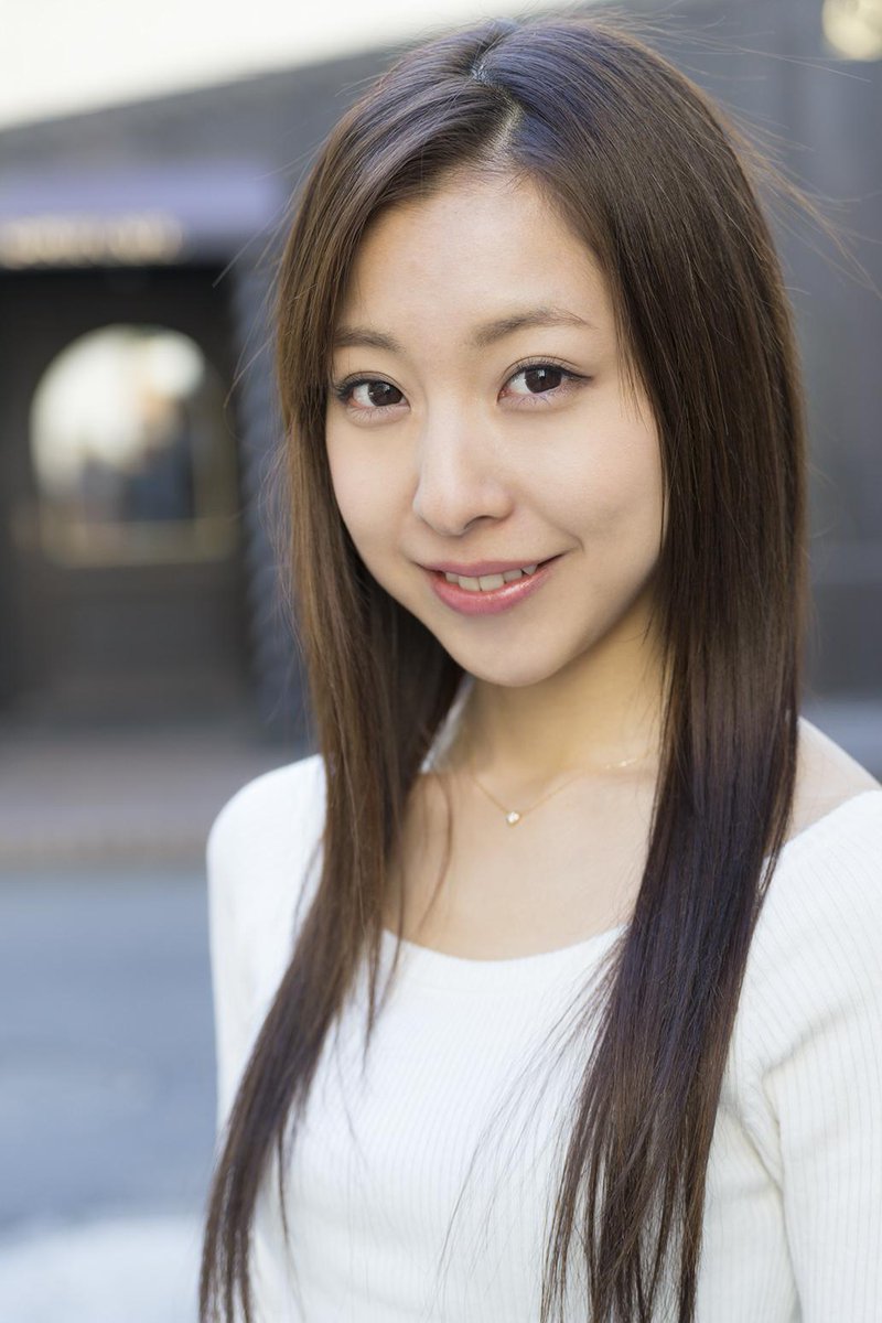 思わずシェアしたくなるNEWS on X: 板野友美の実妹・板野成美がCMデビューして話題に。整形前の板野友美や、ざわちんを彷彿させると評判です。  『AKB48卒業記念写真』 ⇒ t.coH3U7RpVXbg  X