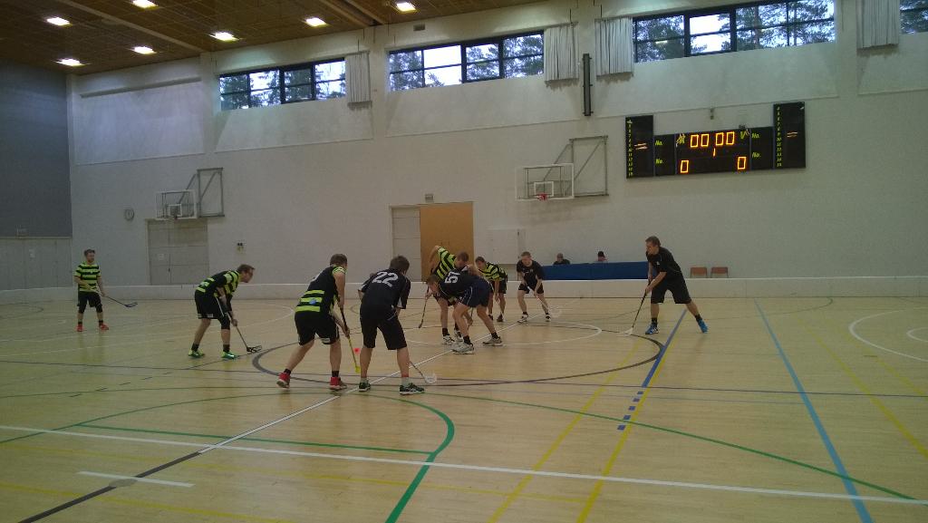 osunnari's tweet photo. It's on. #SBSKM päätös. #fullcontactsähly #salibandy http://t.co/PGBX1dahf9