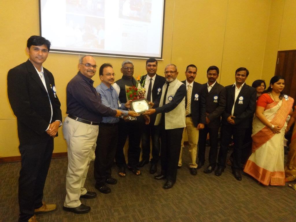 vibranthrpune's tweet photo. Vibrant HR Gaurav Puraskara awarded to Milind Shrikhande for his contribution to industry by publishing 300+ articles http://t.co/jTHIFoVXOR