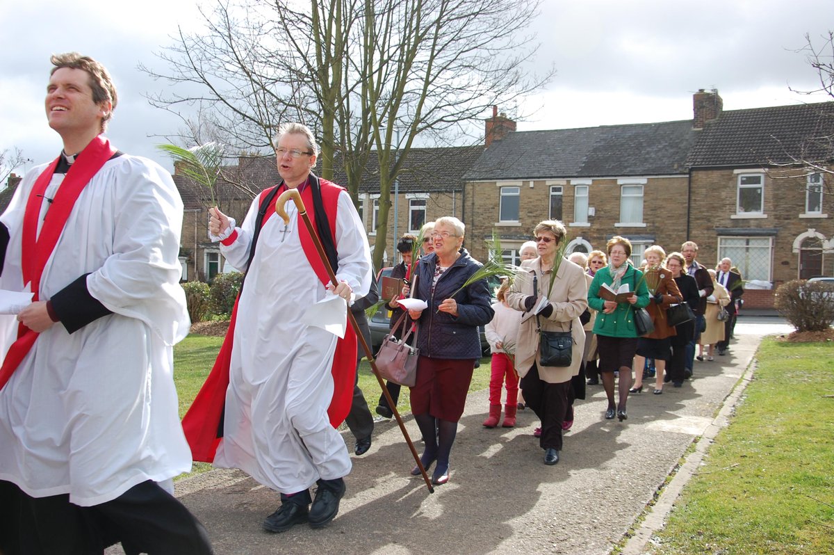 stpaulsspenny's tweet photo. Good to welcome the Bishop of Durham @BishopPaulB to St Paul's Spennymoor this morning for our #PalmSunday procession http://t.co/zdYxqkJSWy