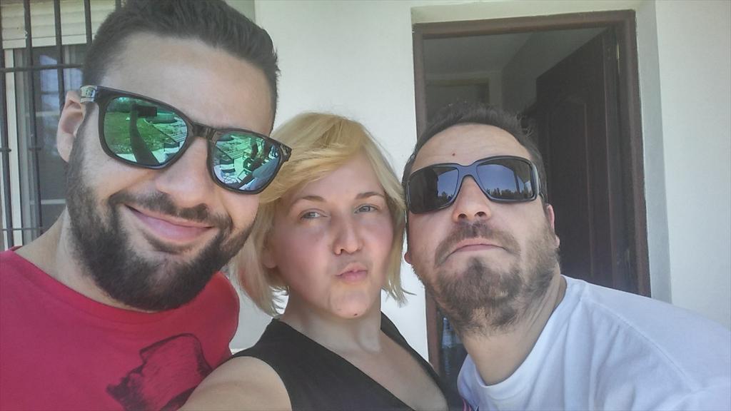 WEROONIKA's tweet photo. Vaya personajes!!!! @Titopito_5 @ercompletito  😂😂😂 http://t.co/q2ePMXWlU7