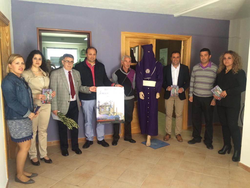 franalhendin's tweet photo. La @CofradiAlhendin estrena dependencias gracias al @Ayto_Alhendin. Con @ppalhendin avanzamos!! http://t.co/GUGHt1Yrc1