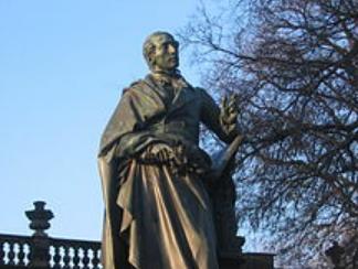 carlvonweber's tweet photo. Esta es mi estatua en Dresden. http://t.co/QL1eO5EIYj