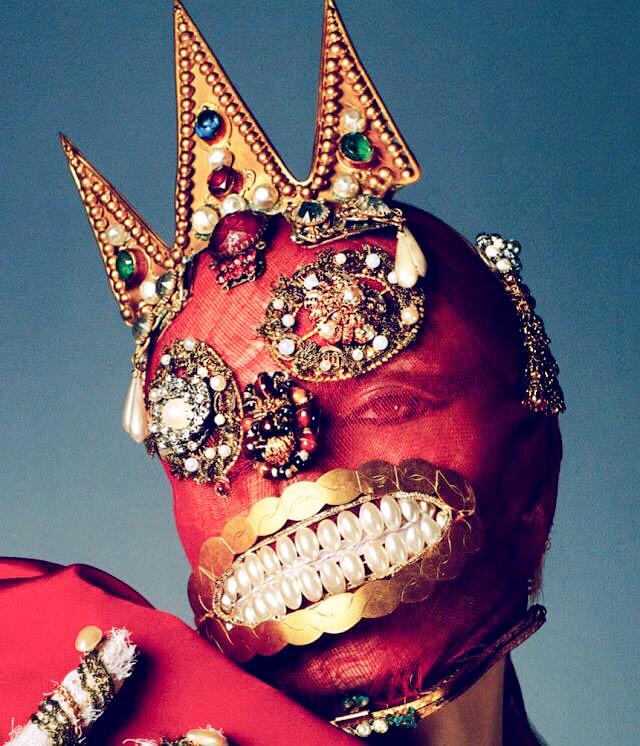 ArtWitchNet's tweet photo. Vogue Russia styled a model as a jeweled skeleton in the April 2015 issue &amp; we kinda dig it http://t.co/ZVDjRuGaM8 http://t.co/wlKgM3hDfT