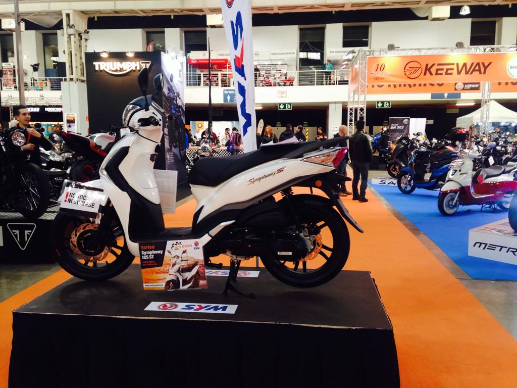 BCNMOTO's tweet photo. Hoy a las 18h se sortea la SYM Symphony 125 ST en el BCN Moto. #bcnmoto http://t.co/8BcaUR3fjN