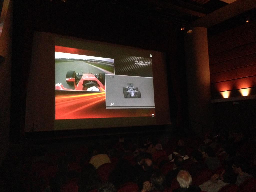 MariMililli's tweet photo. #maranello ultimo giro del GP di Malesi in testa Vettel #svegliamondiale!!! http://t.co/EMSYfBnsll