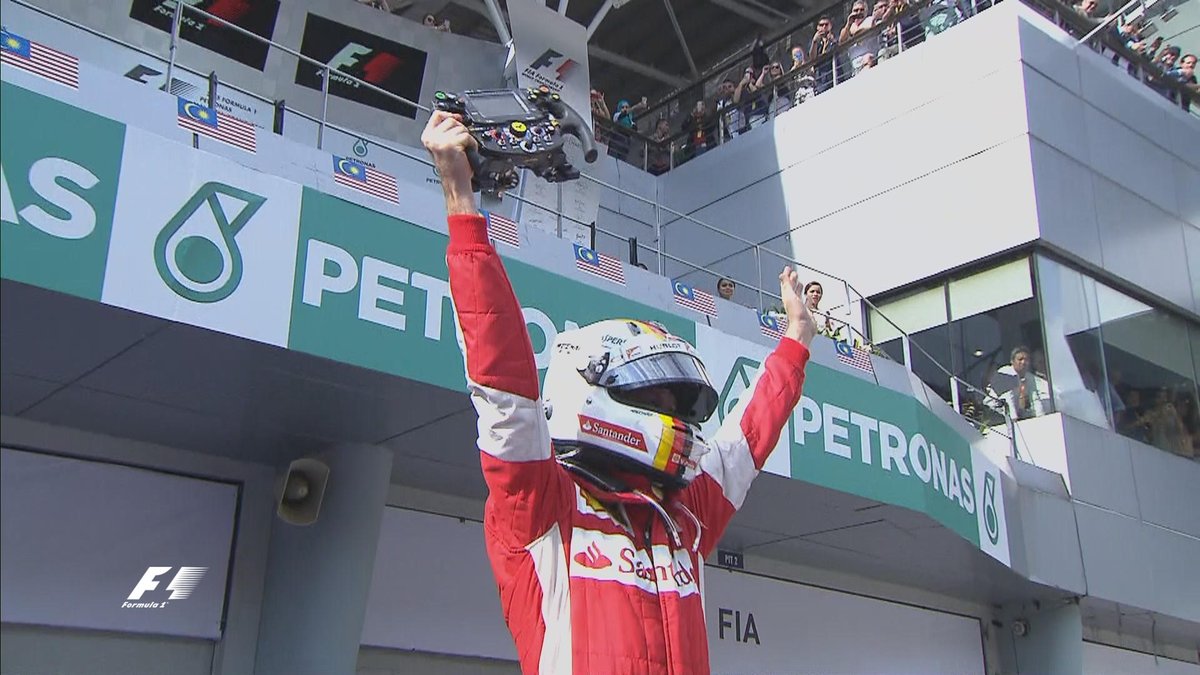 F1's tweet photo. RESULT:
1 VET
2 HAM
3 ROS
4 RAI
5 BOT
6 MAS
7 VES
8 SAI
9 KVY
10 RIC
11 GRO
12 NAS
13 PER
14 HUL
15 MER
#MalaysiaGP http://t.co/Ep8oSwfbPv