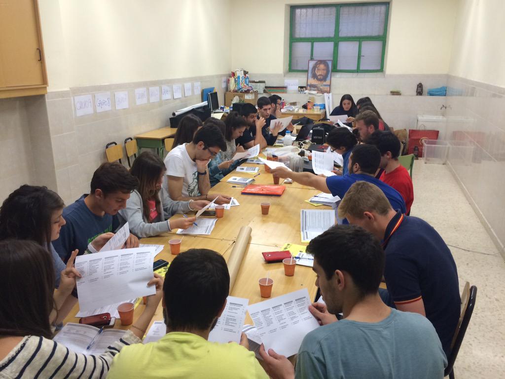 GVXMediterranea's tweet photo. Animadores y coordinación a tope con el #BuenaJente porque #yosoydemaristas http://t.co/emlxdoAde1