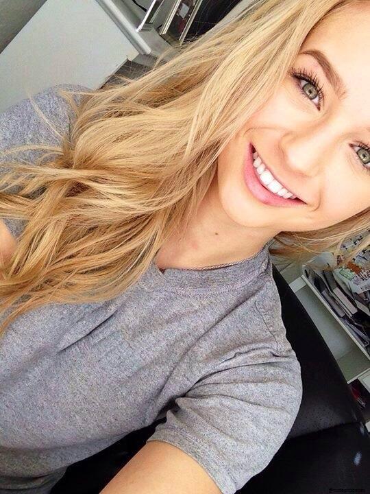 SelfiesDaily's tweet photo. Beautiful #selfie #selfiesunday #cute #beautiful http://t.co/gcRIcUR3m0