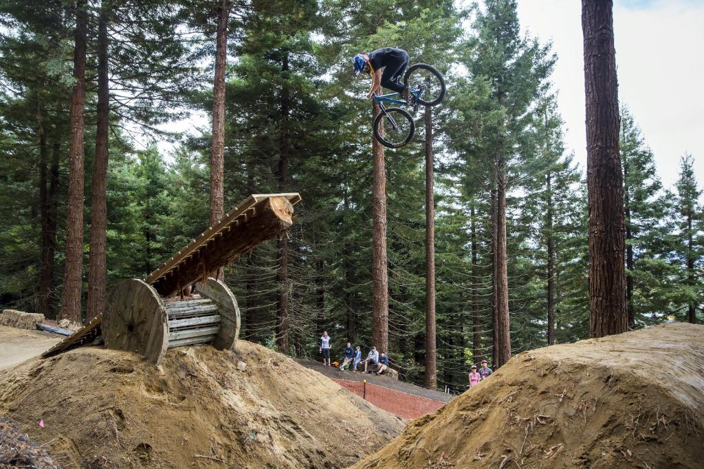 redbull's tweet photo. Rewind to watch @Crankworx slopestyle 2015 (with added event analyzer!) http://t.co/yQcPCBkRCa http://t.co/fFHbZ7F7uI