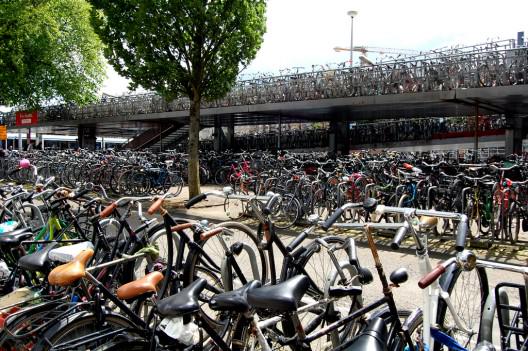 Amsterdam queda sin biciestacionamientos y lanza plan para construir 11.000 más ow.ly/KAcQz #TOPweekGGTT