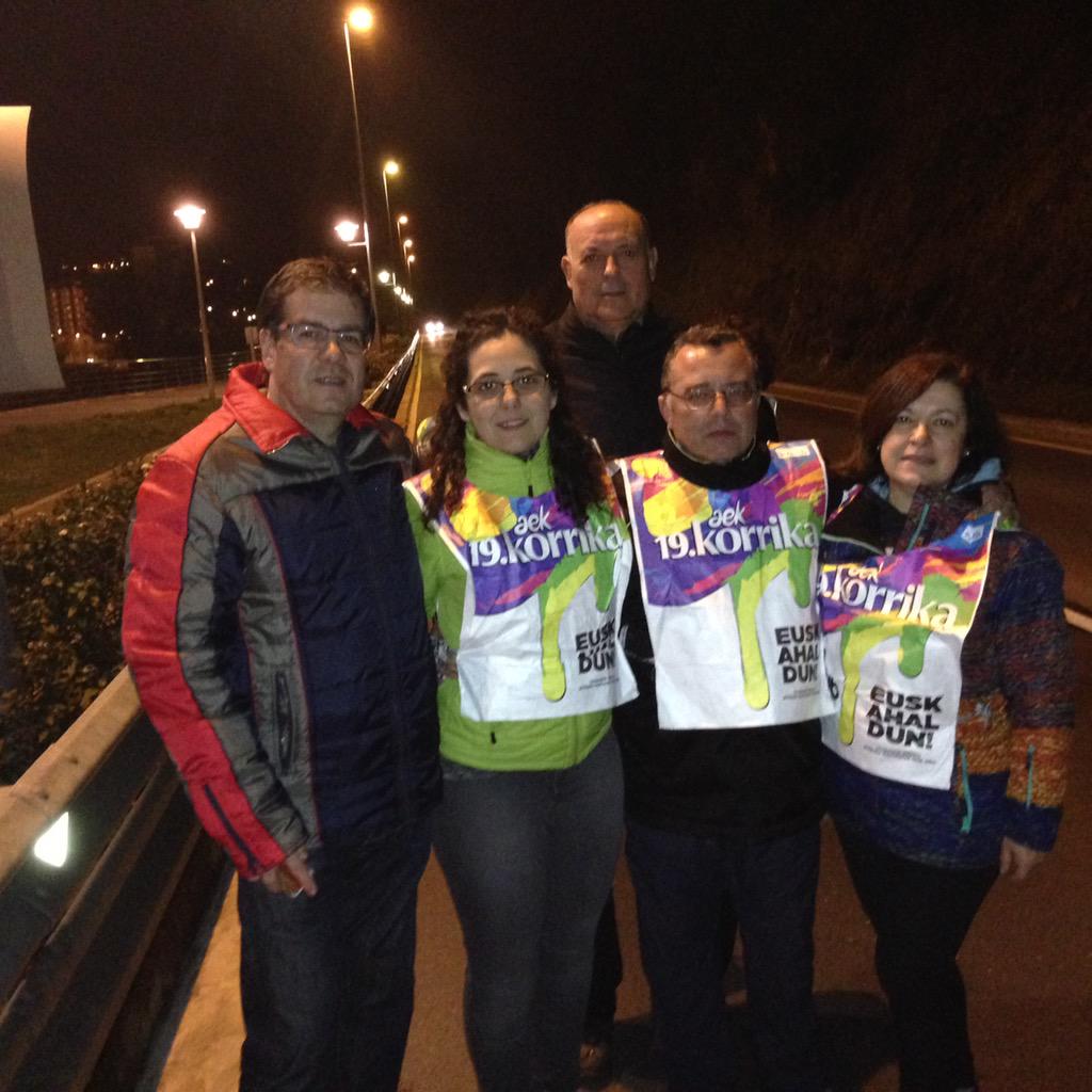@GMSBasauri <a href="/lolydejuan/">Loly de Juan</a> <a href="/IEganaVice/">Iñaki Egaña Vicente</a> #JoseAntonio #Martín <a href="/nteruelo/">Nerea Teruelo Calvo</a> apoyando el Euskera. #EUSK-AHAL-DUN!! #GoraKorrika
