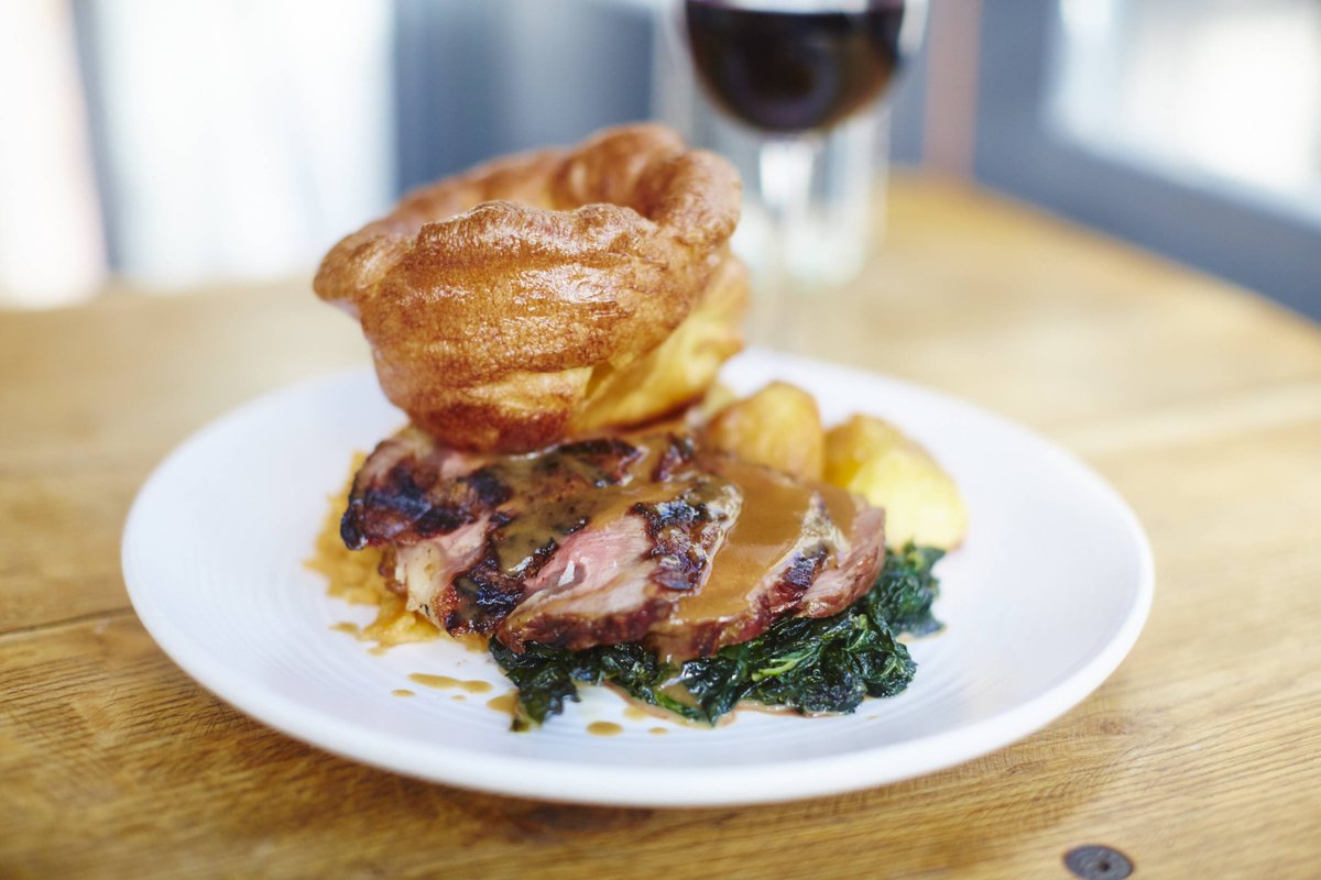 SOURCEBattersea's tweet photo. Sunday = liein followed by #Sunday #Roast & Gls of #vino = Sunday #success #SourceBattersea http://t.co/FX8IegVBaZ