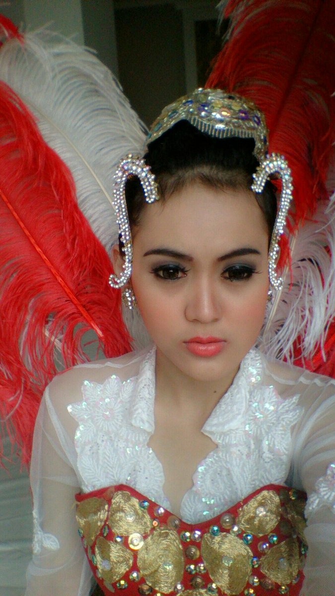 TiaAulia25's tweet photo. At hotel imperial aryaduta http://t.co/gGfkLWEISJ