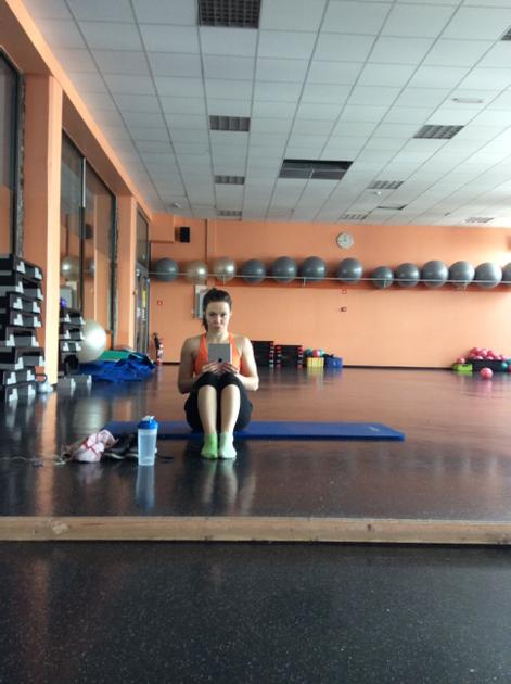 mojcamars's tweet photo. Only stretching today. :( #stupidspine http://t.co/gRGt8XxFzM