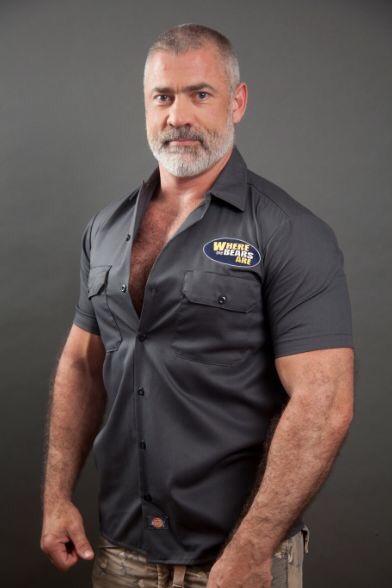 Daddy ini namanya Adam Ridge. Ada di serial Where The Bears Are season ...