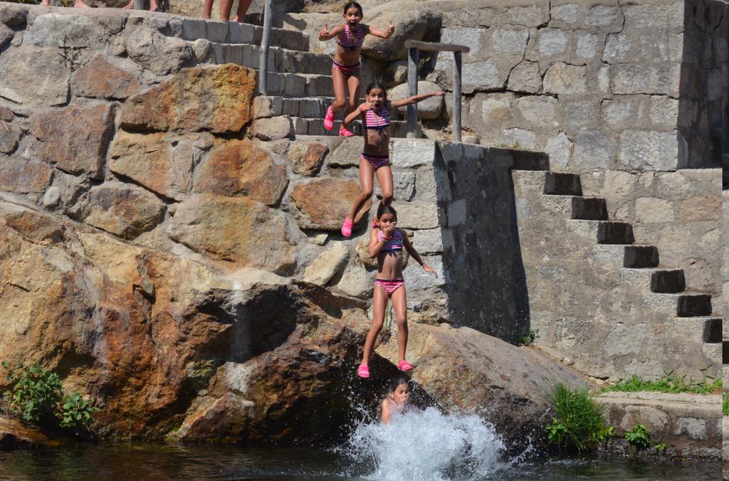 Rachel M tweet media