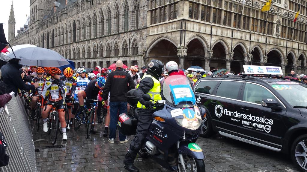 excelcycling's tweet photo. In Ypres ready to race in heavy rain @VeloSportUK @CychoCycle @SpinOnThese @FondriestUK @UKRotor http://t.co/18vsv3OFn1