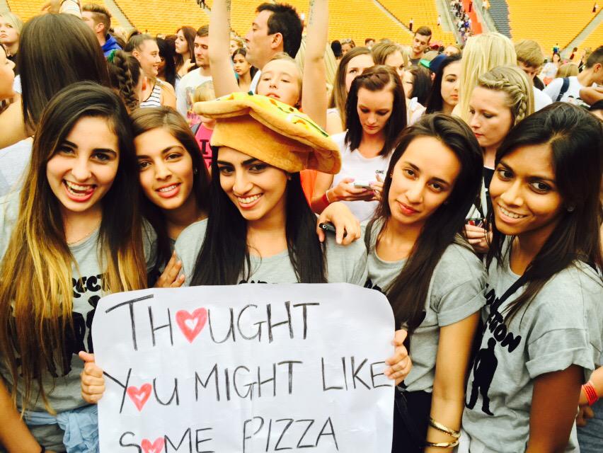 _ayeshahassam_'s tweet photo. Best Night Ever!! #947Directioners Can't believe how close we were to the boys ❤️😍 http://t.co/DUI8Fd2LFG
