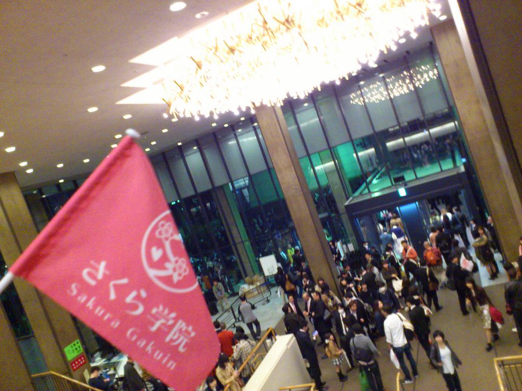 CBQroztUUAAOzT8.jpg:large