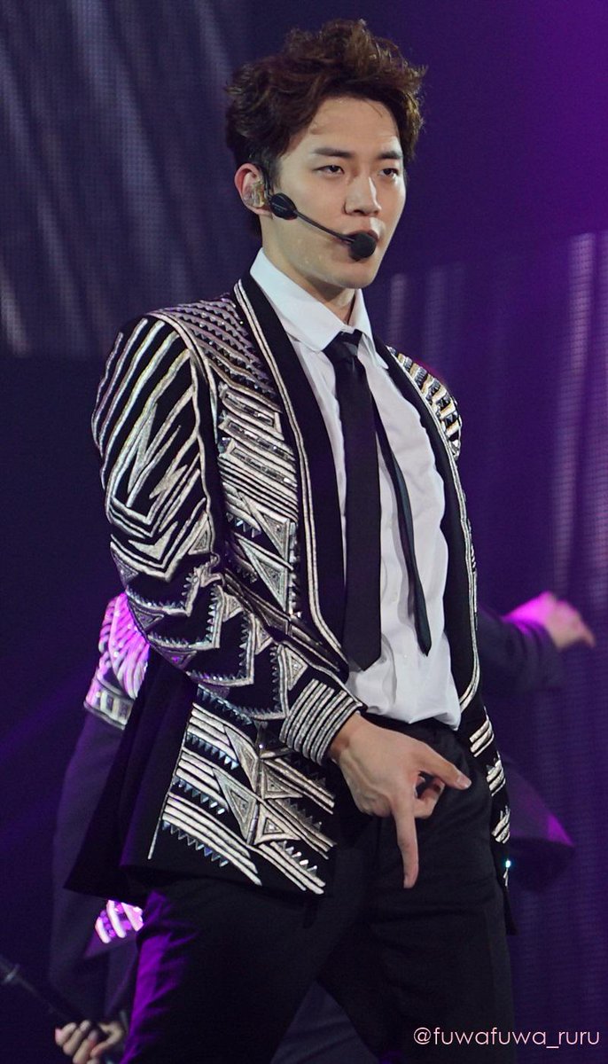 ununfah's tweet photo. ㅠㅠㅠㅠㅠㅠㅠ โคตรหล่อออออออออ “@fuwafuwa_ruru: 150328 2PM Go Crazy in Jakarta #2PMJKT #JUNHO http://t.co/hJWTh6ifZu”