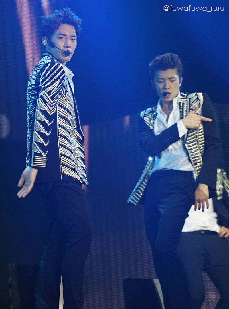 Berbercool's tweet photo. "💖❤💚💙💛💜RT @fuwafuwa_ruru: 150328 2PM Go Crazy in Jakarta #2PMJKT #JUNHO http://t.co/BmMjVdtfSW"