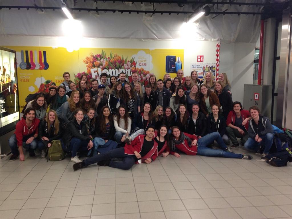 MFASbestuur's tweet photo. Vandaag vliegen wij Marrakech, Marokko. Iedereen die moet herkansen, succes! We zien jullie over een week. http://t.co/hImflAmhpw