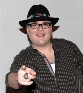 Happy birthday John Popper! ICYMI will take the Looney Tunes stage on 4/15:  