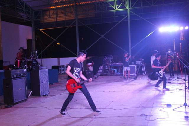 Aksi salto kami di gigs #MAKEYOUCONFIDENT2 @MoonbowCloth_ID acara yg keren, setelah di atas panggung jadi confident