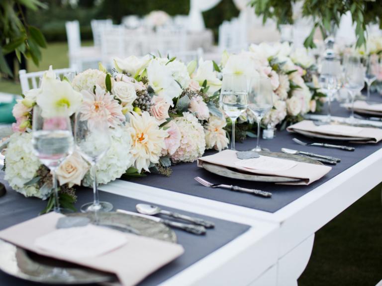 theknot's tweet photo. Everything you need to hire the perfect wedding planner http://t.co/MVh8zYLGr0 http://t.co/MfGu4PE6BA