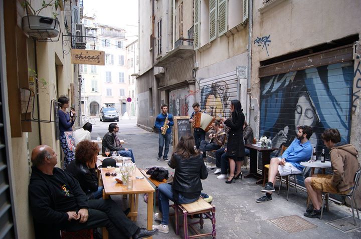 ChicagHostel's tweet photo. Canon’s Band !!!!!! #Hostel #chicaghostel #chicaghosteltoulon #toulon #frenchriviera #diy http://t.co/58cwUKeKO9