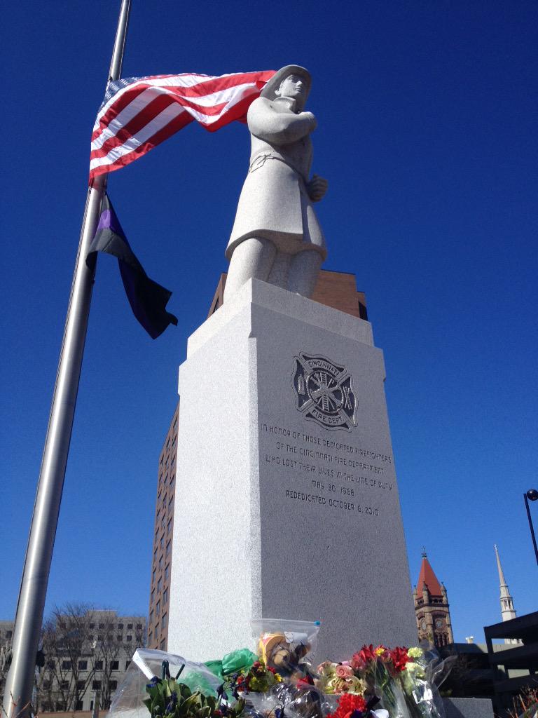 IAFFLocal48's tweet image. Flags at half mast at Cincinnati Fire Fighters Memorial to honor fallen Fire Fighter Daryl Gordon