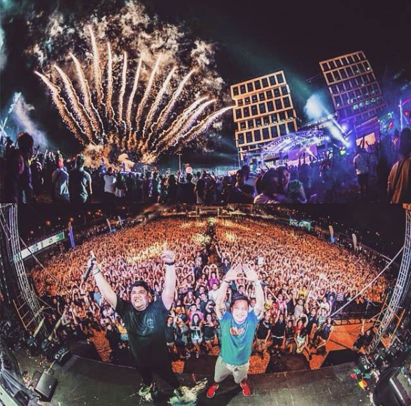 RobyReguyal's tweet image. This is how weedoo it! 25K Ravers! #Unleashed4 (c)