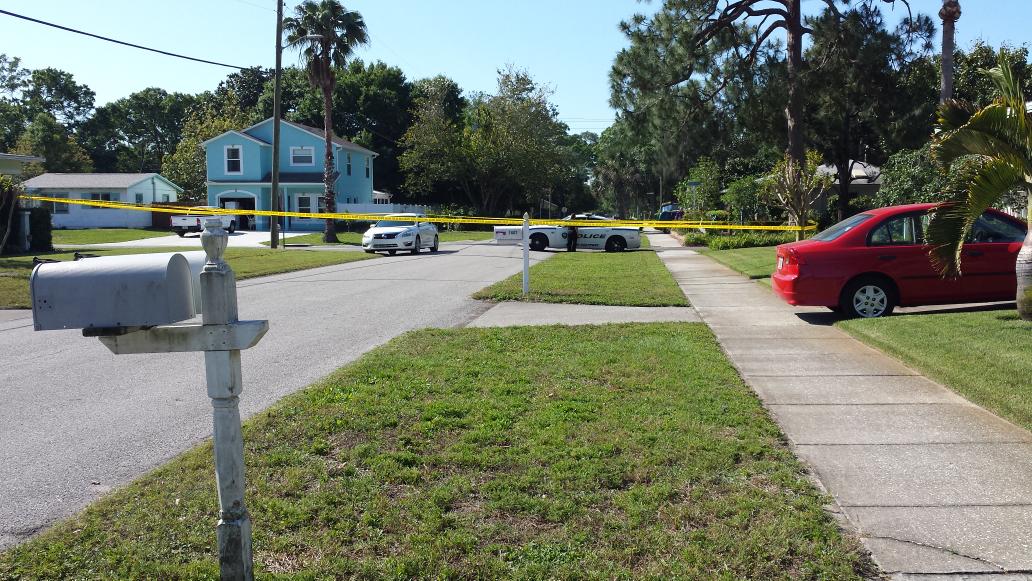 kkuizon's tweet image. #GulfPort neighbors say they were woken up byseveral gunshots and a man yelling he was dying @MyFoxTampaBay #homicide