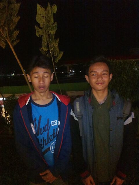 Kebersamaan kami di malming kemaren @ayuuy_ @Akbar_Fahrz @Rifansyah48 semangat moga  kaya gini terus #Rebirth